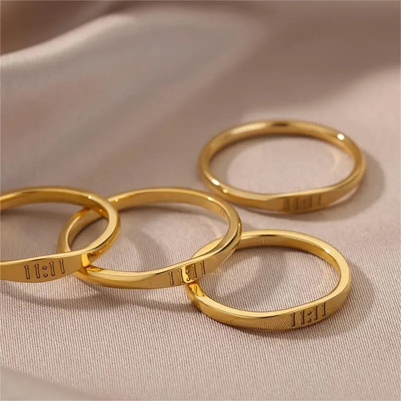 2 stuks oorbellen + 1 ketting hartvormige damesjuwelenset